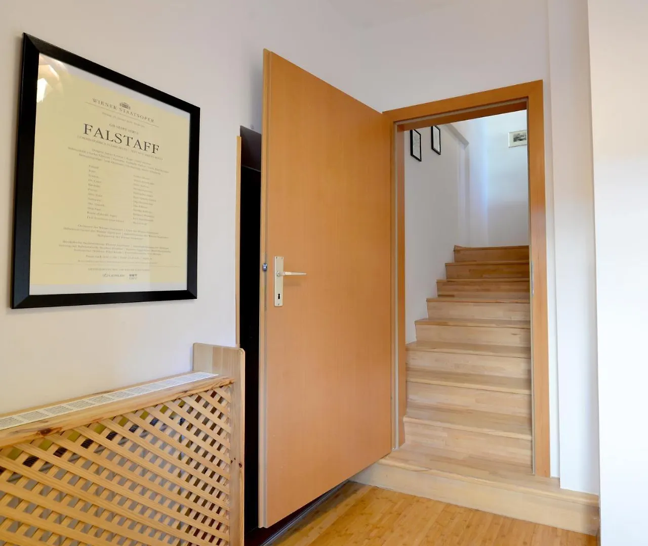 House With Courtyard & Parking Close To Stadtpark Vienna Austria