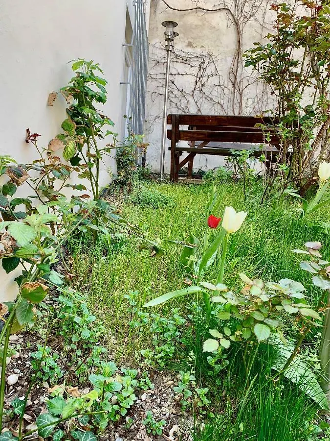 House With Courtyard & Parking Close To Stadtpark Vienna Holiday home